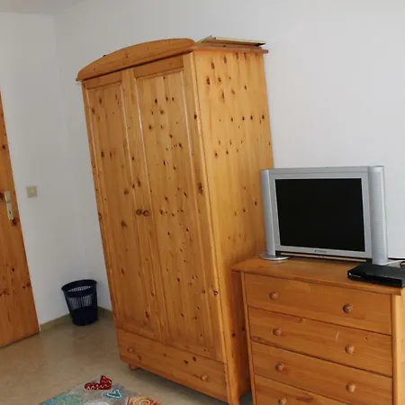 Koenigs Wusterhausen, Gruenheide, Senzig Homestay *